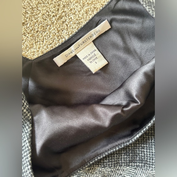 Pleated DVF dress - Picture 5 of 8